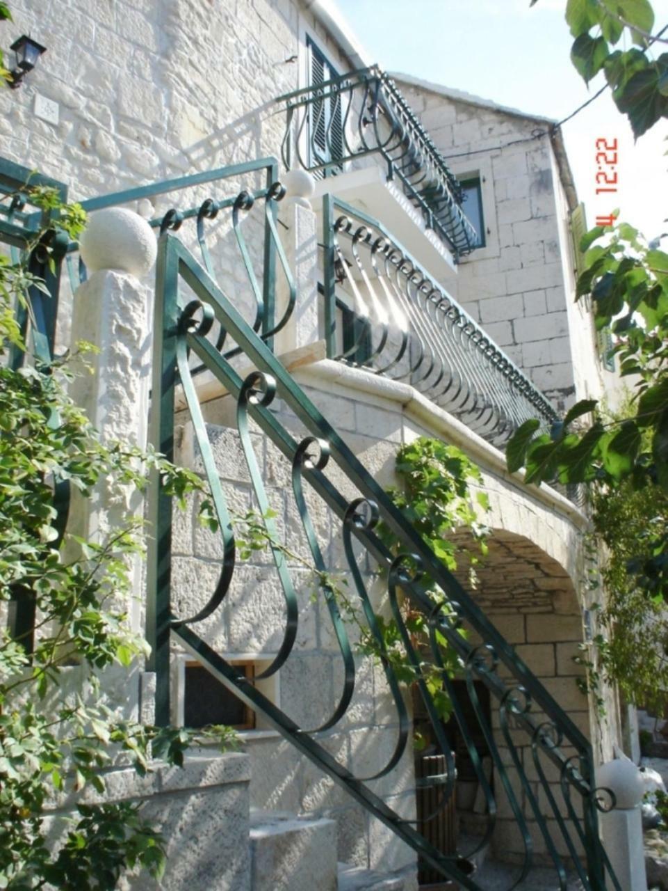 Villa Nikola Brela Eksteriør billede